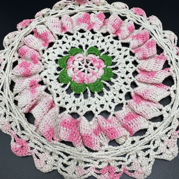 50s Handmade Crocheted Floral Trivet Cover Pink and White MCM 8" - Picture 5 of 5